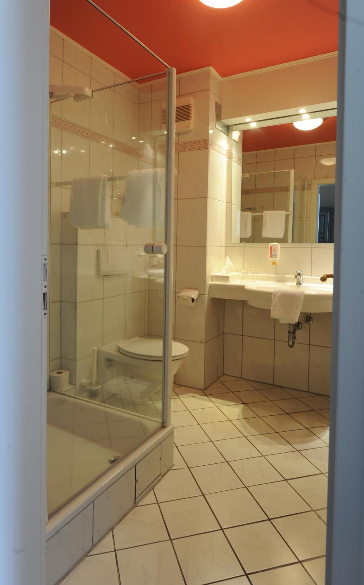 Hotel & Restaurant Schoenau Peine Pokoj fotografie